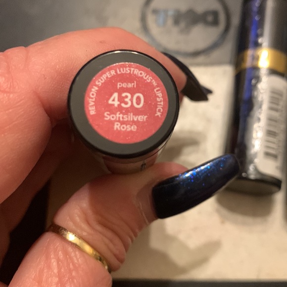 10 New Full Size Revlon Lip Sticks. - Picture 5 of 9